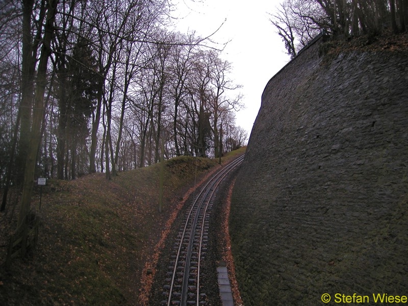 Siebengebirge (Schienen der Drachenfelsbahn)