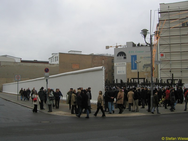 Berlin: Checkpoint Charlie (Denkmal am Checkpoint Charlie)